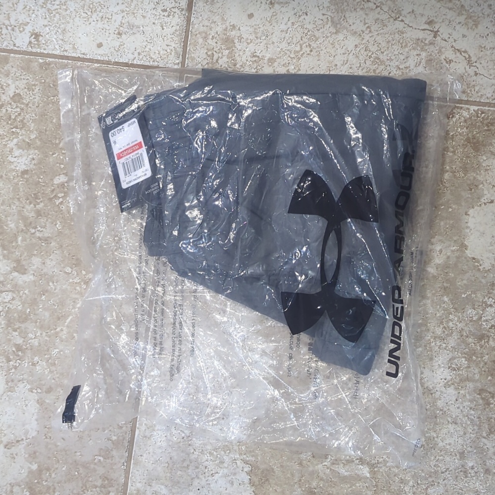 Boys sz Youth XS athletic pants Under armour